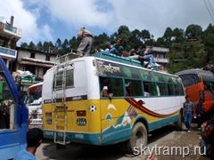 Bus to Jiri